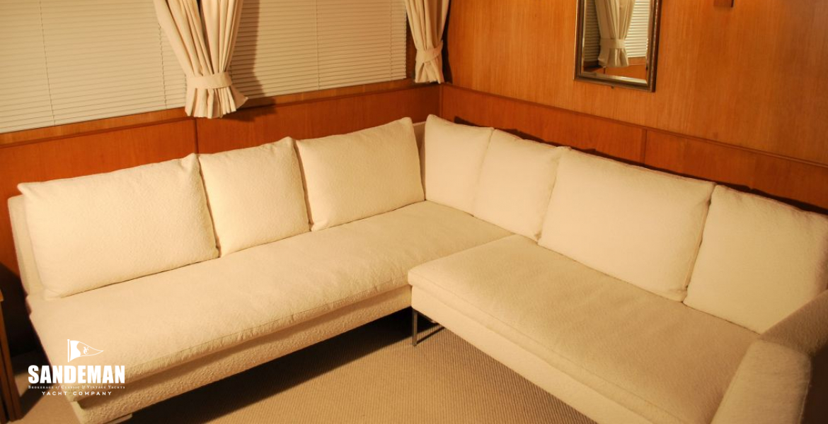 Saloon fwd port