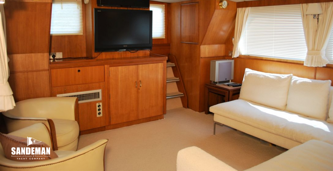 Saloon view aft