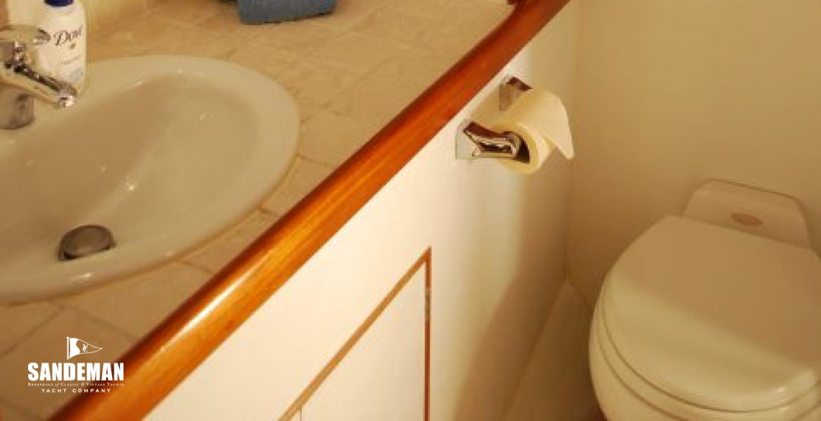 Fwd Aft En-Suite