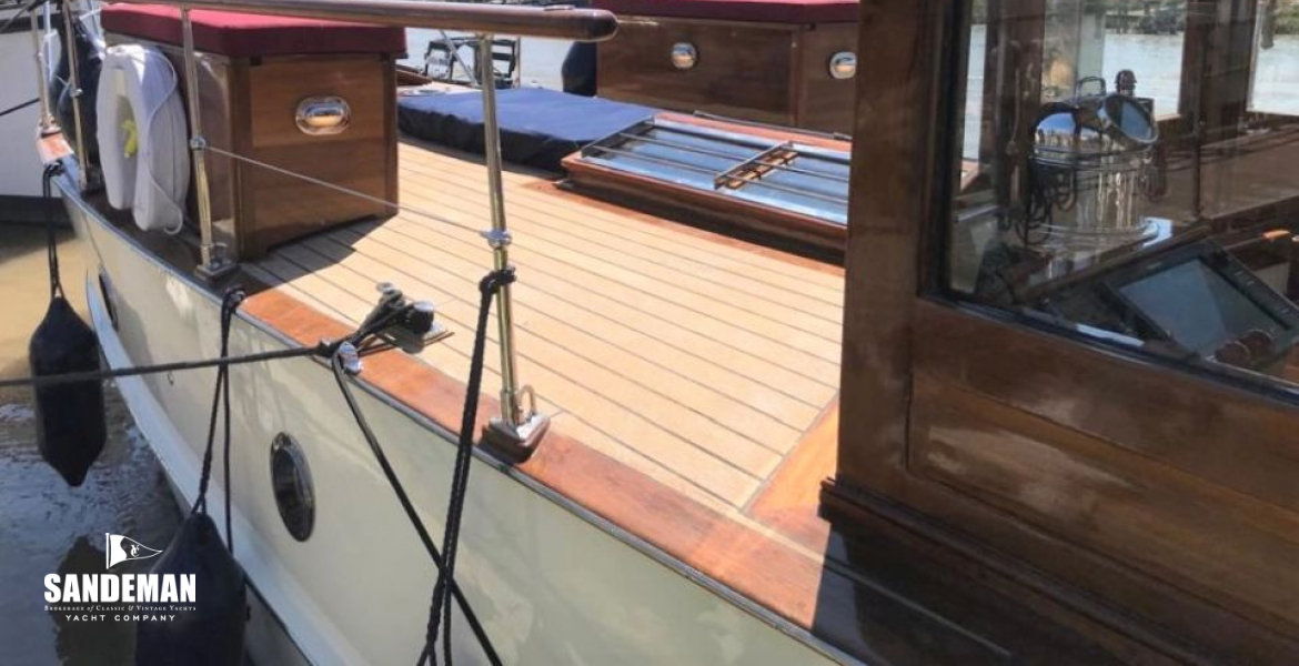 Fwd deck from dock