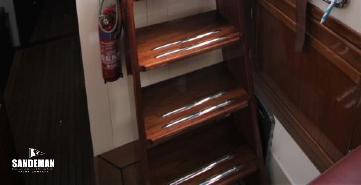 Wheelhouse access to fwd deck