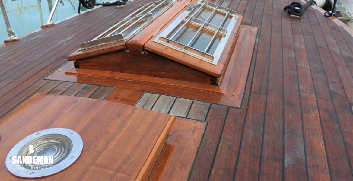 Galley hatch and forecabin skylight view fwd