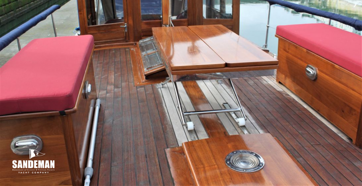 Fwd deck via aft