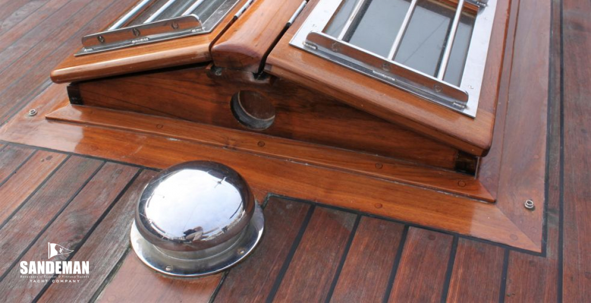 Forecabin skylight and vent