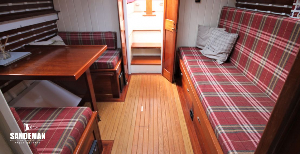 Saloon view aft