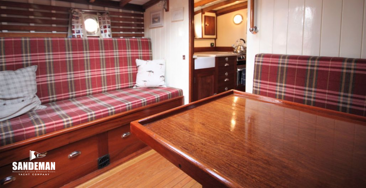 Saloon view fwd to port