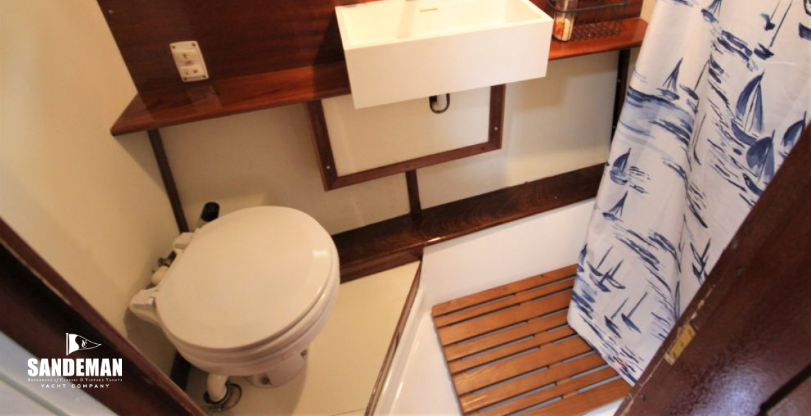 WC Compartment to stbd