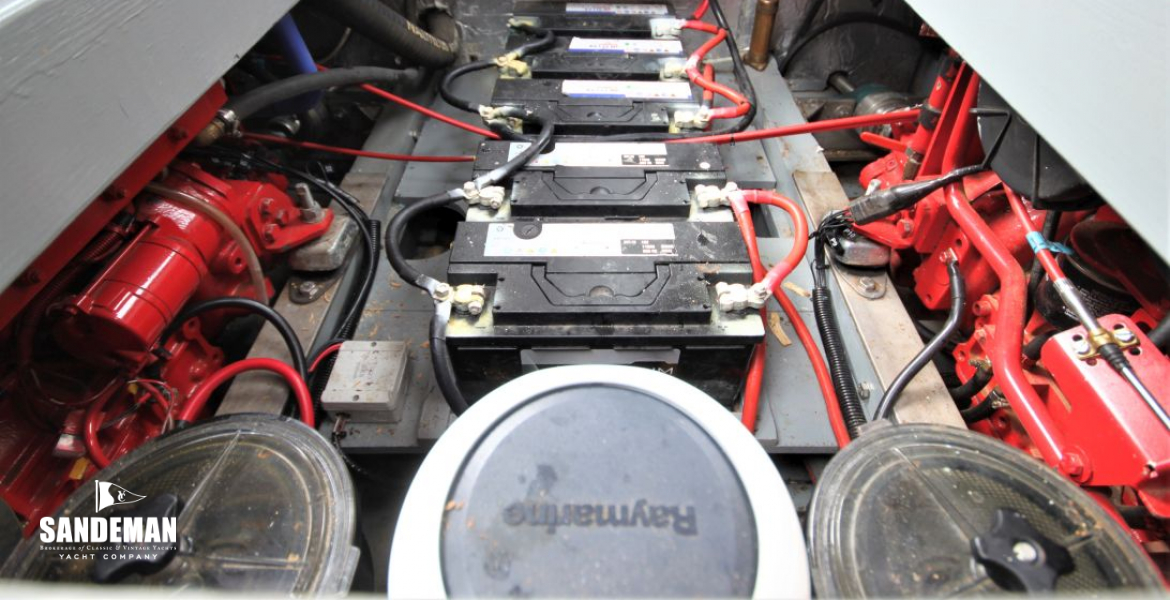 Engine space under cockpit