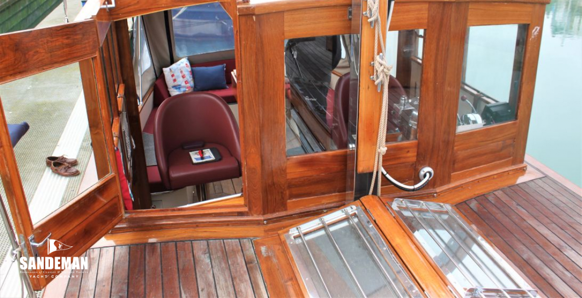Wheelhouse fwd access to fwd deck