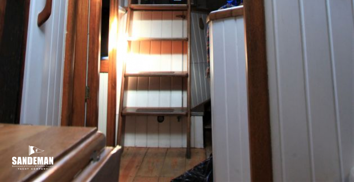 Saloon view aft
