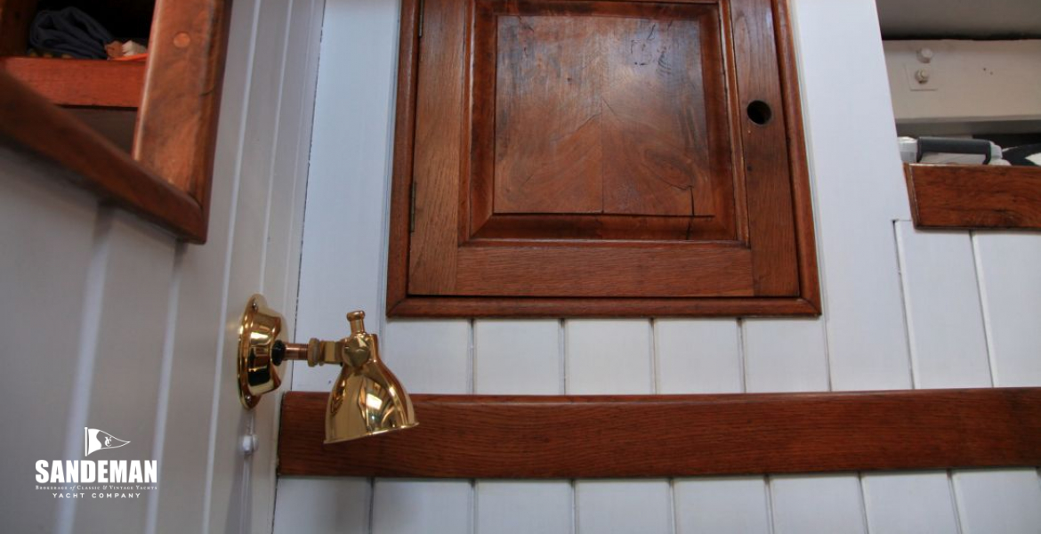 Saloon port aft