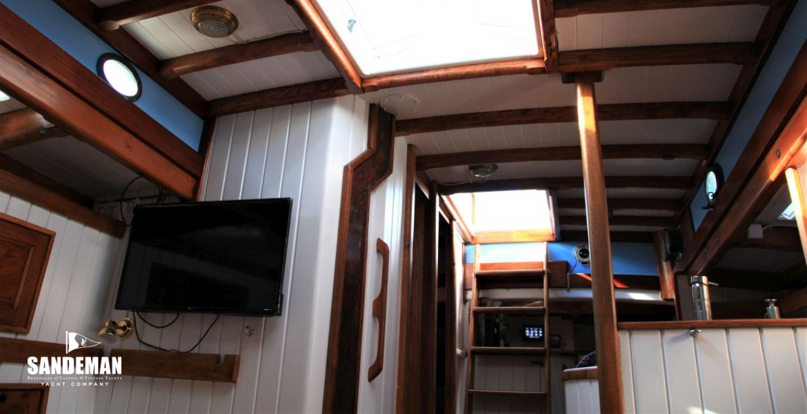 Saloon view aft