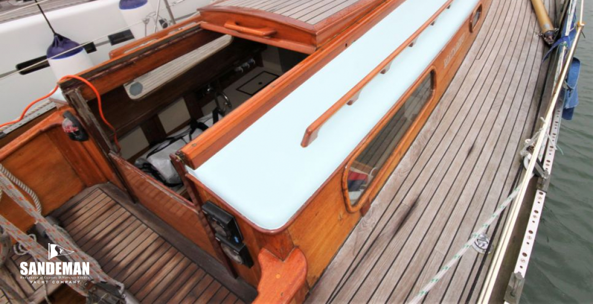 View fwd over trunk cabin