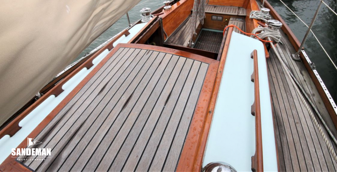 Aft trunk cabin view aft