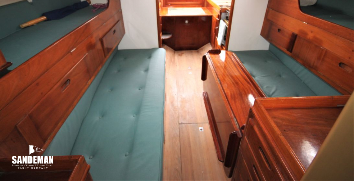 Saloon view aft