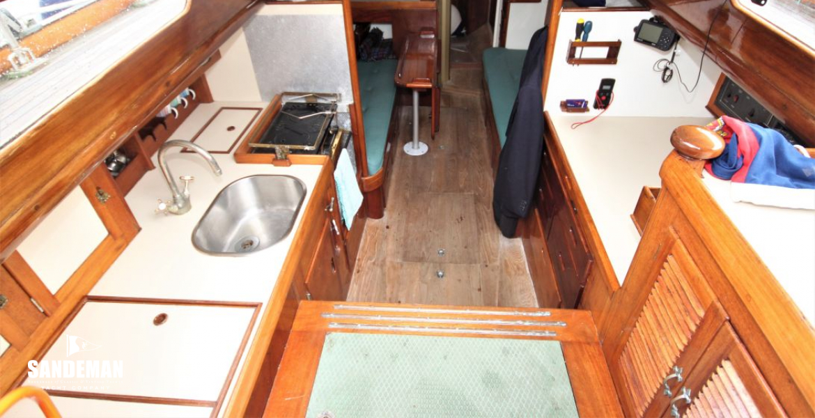 Accommodation overview from companionway