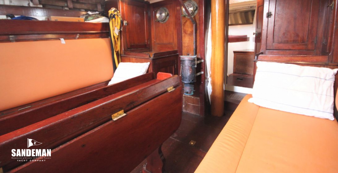 Saloon view fwd to port