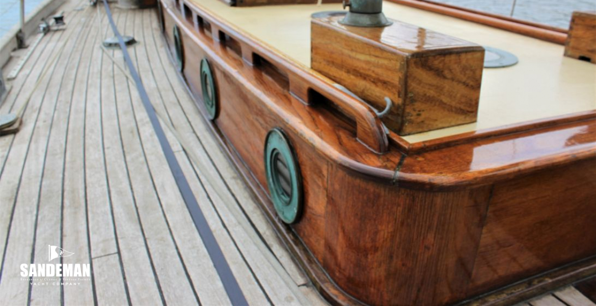 Stbd side deck view aft
