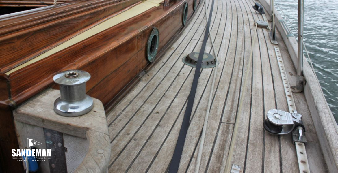 Stbd side deck view fwd