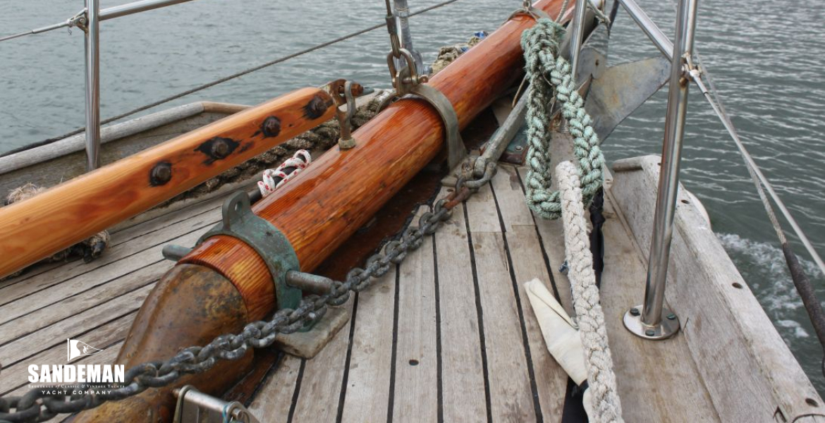 Foredeck details