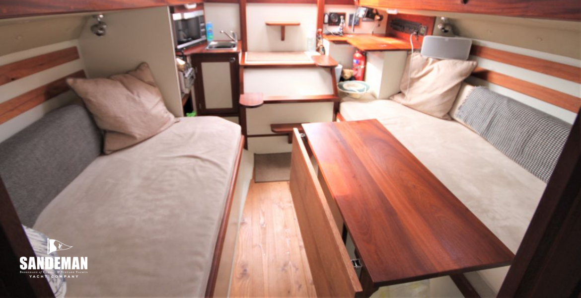 Saloon view aft