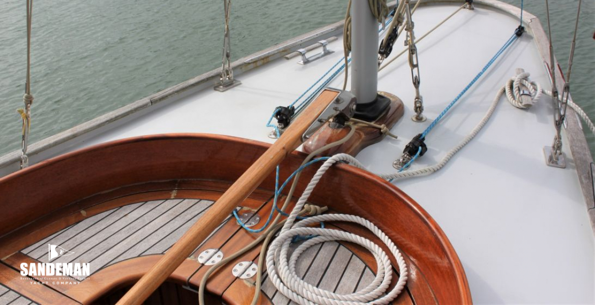 Cockpit view to aft deck