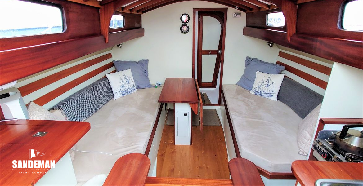 Accommodation overview fwd from companionway