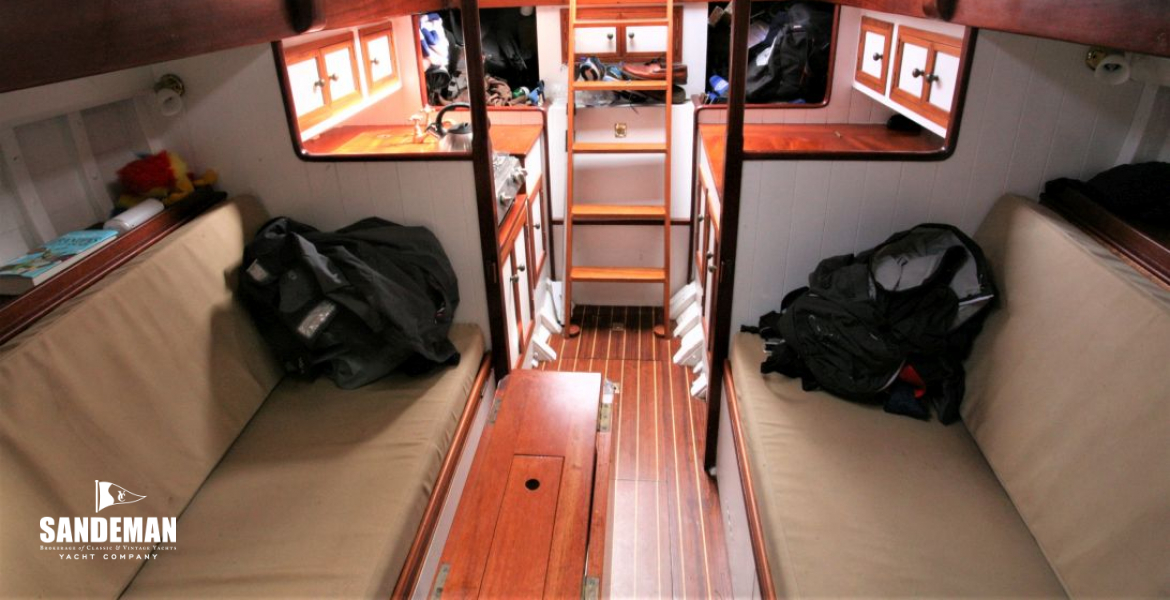 Saloon view aft