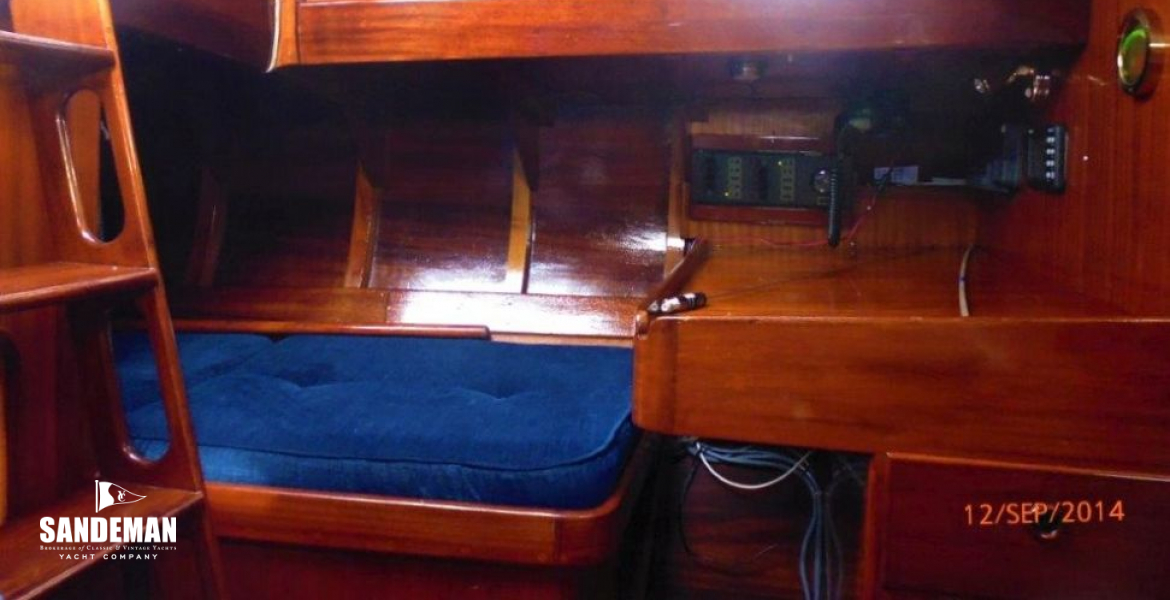 Port qtr berth & nav station