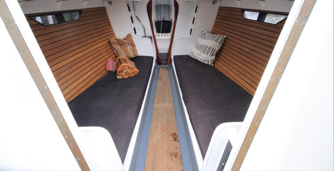 Accommodation view fwd from companionway