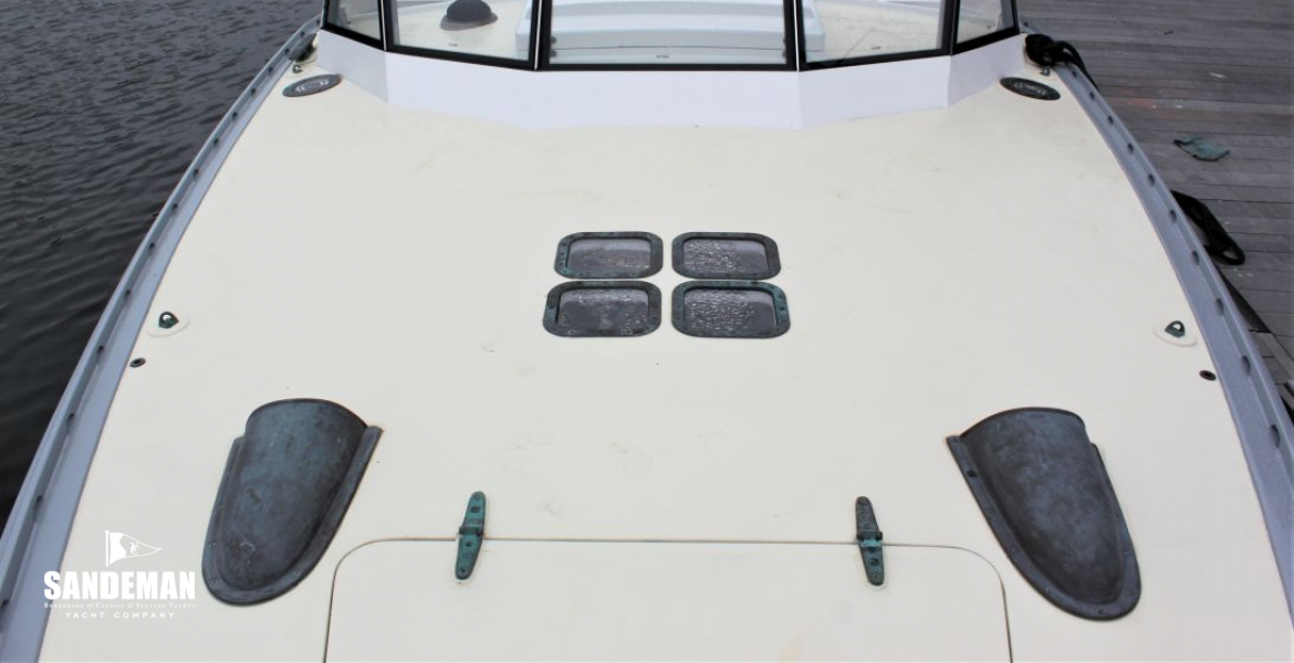 Foredeck view aft