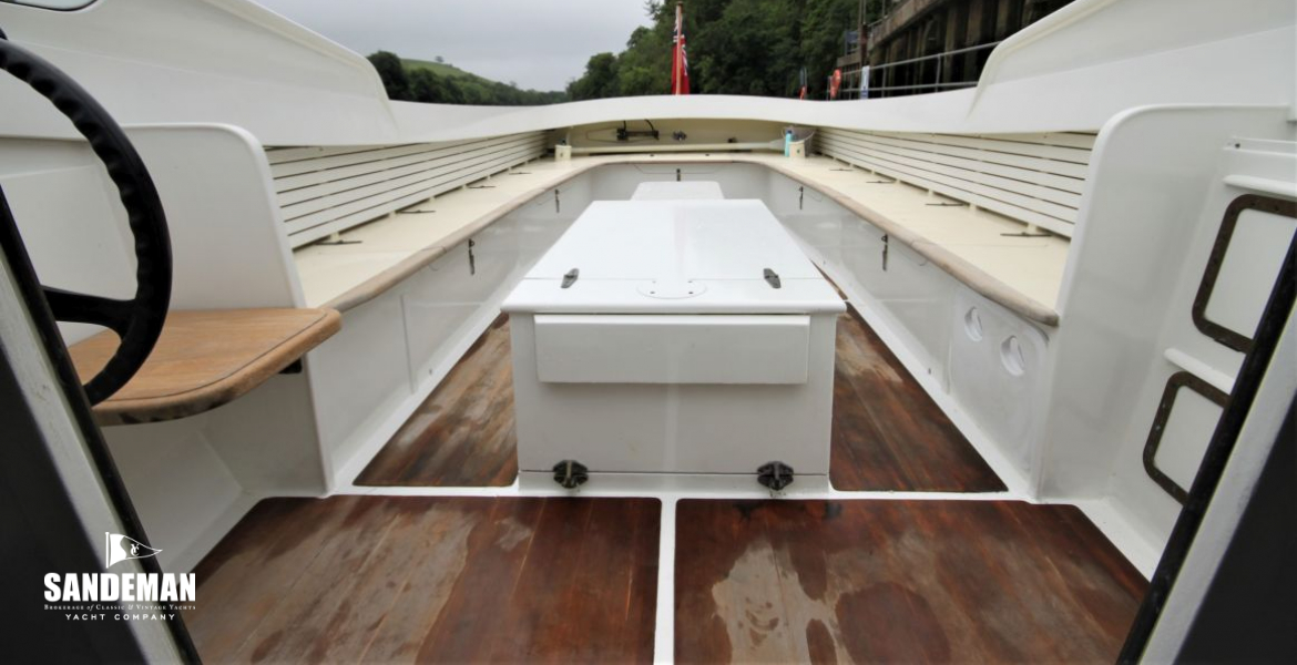 View aft to cockpit from saloon