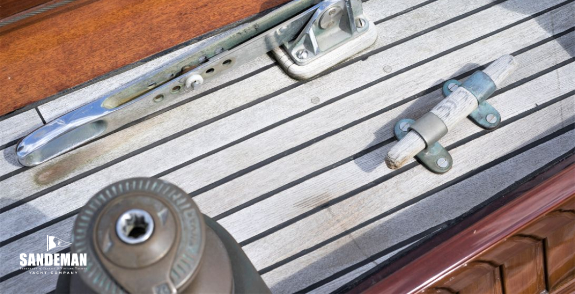 Side deck details