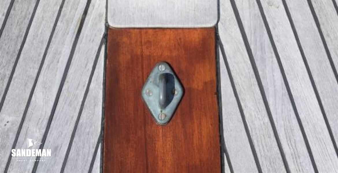 Anchor windlass