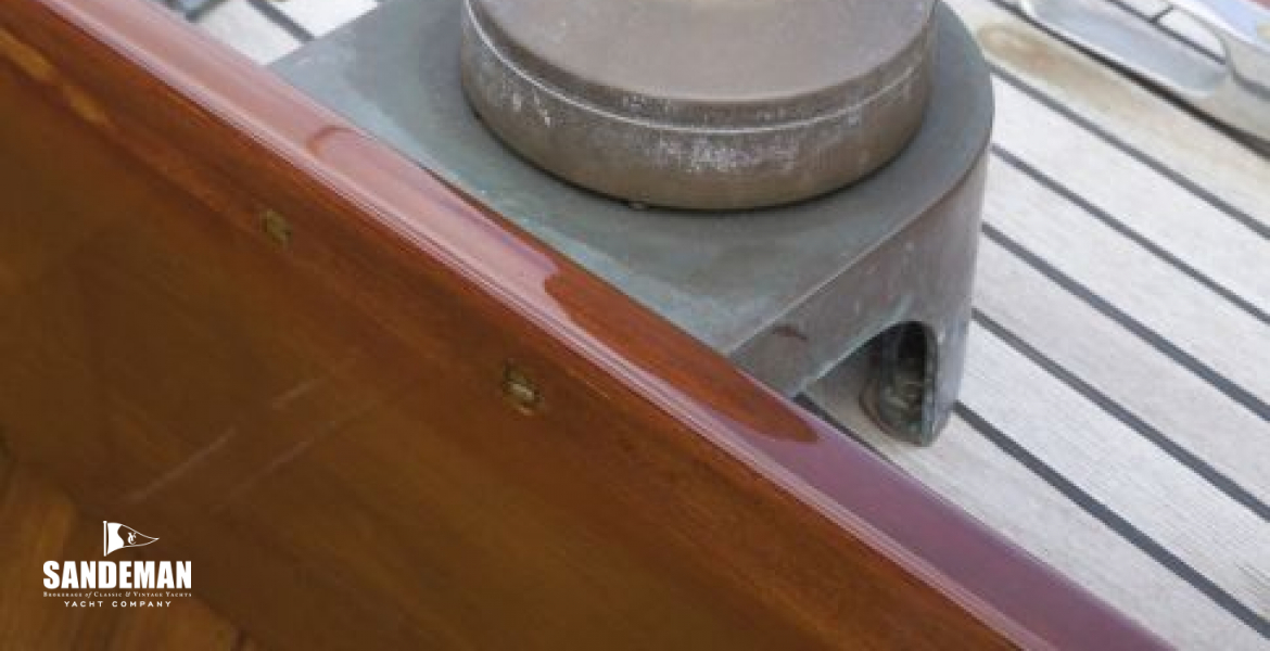 Side deck details