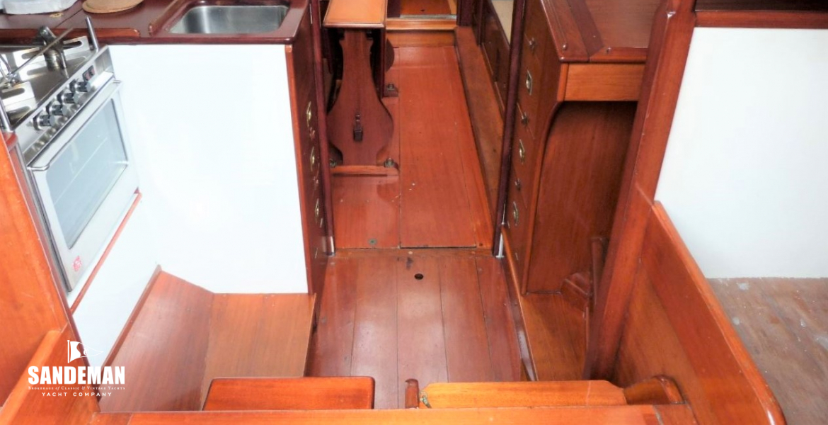 Accommodation view fwd from companionway