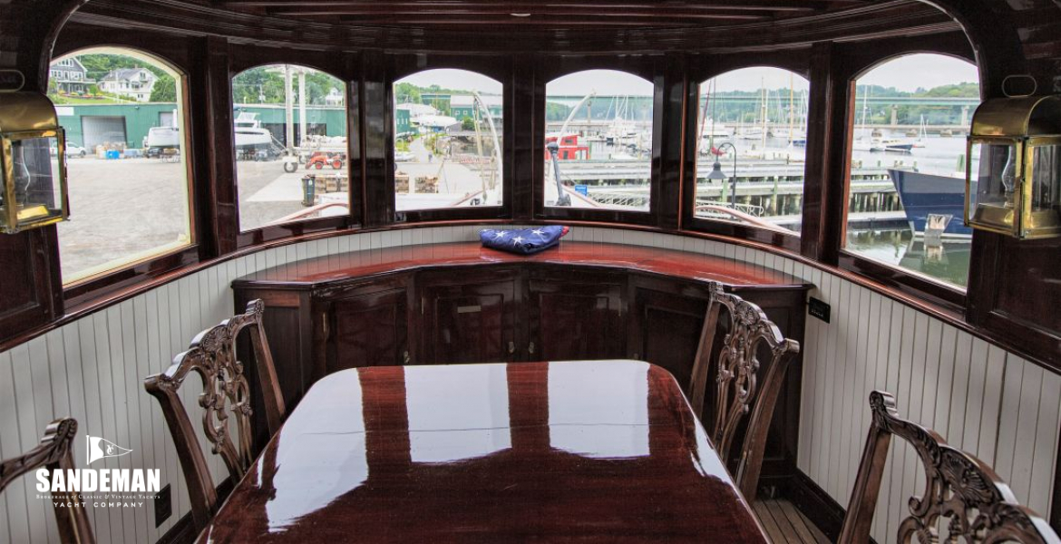 Fwd deckhouse view fwd