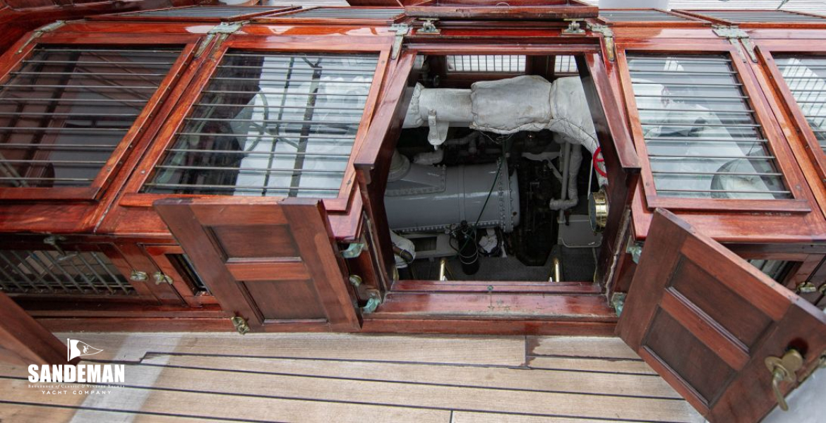 Engine room skylight and hatch