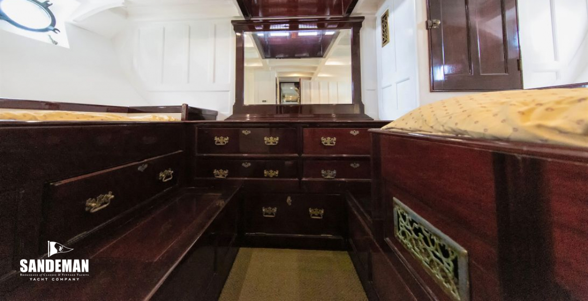 Double + single berth guest cabin 