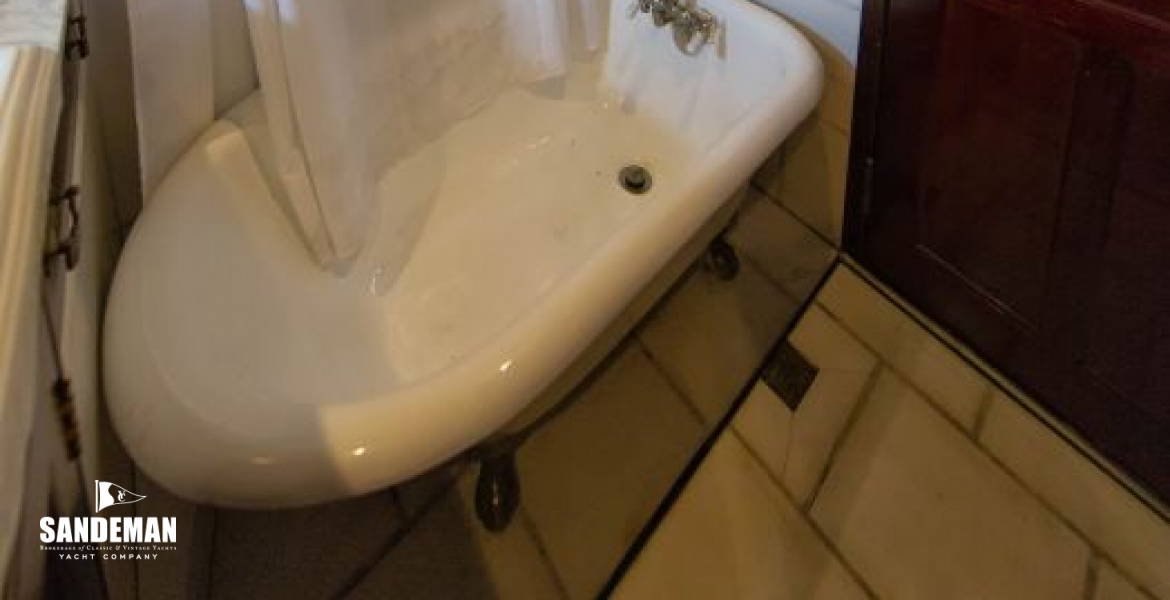 Master cabin en-suite