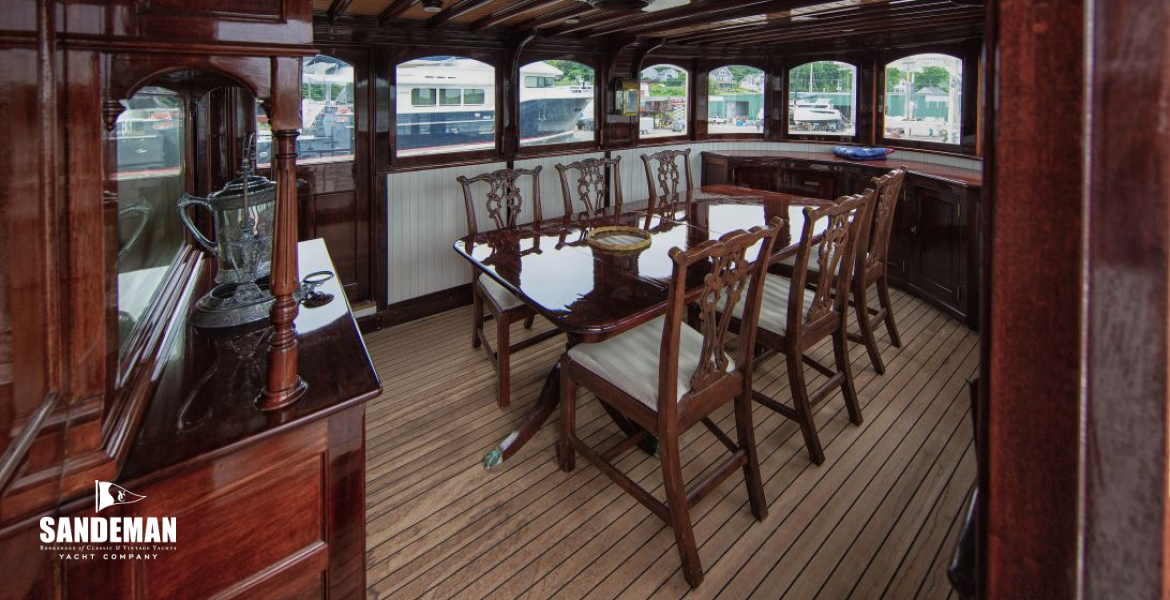 Fwd deckhouse view fwd