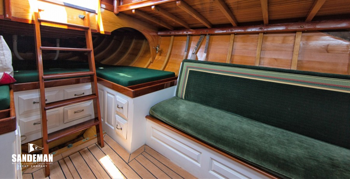 Saloon view aft to companionway