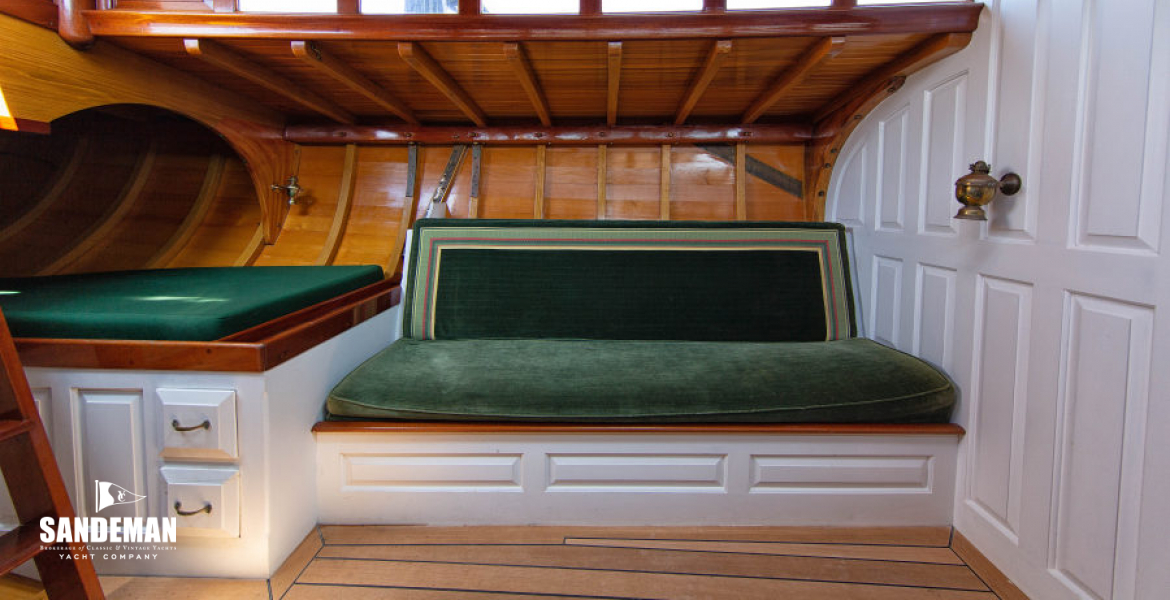 Saloon to port