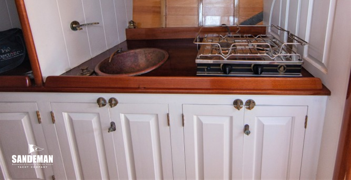 Galley to stbd