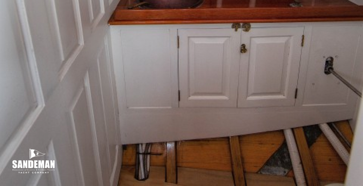 WC Compartment to port