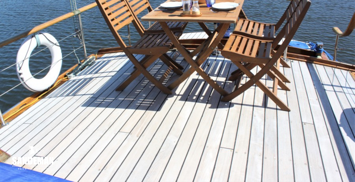 Raised aft deck view aft