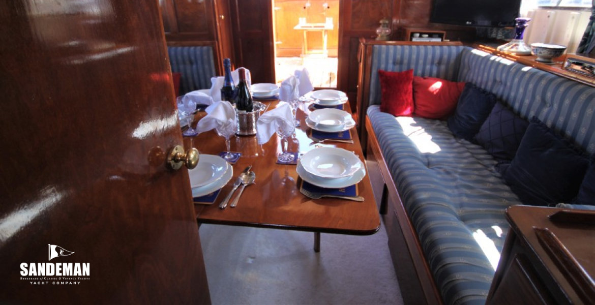 Saloon view aft
