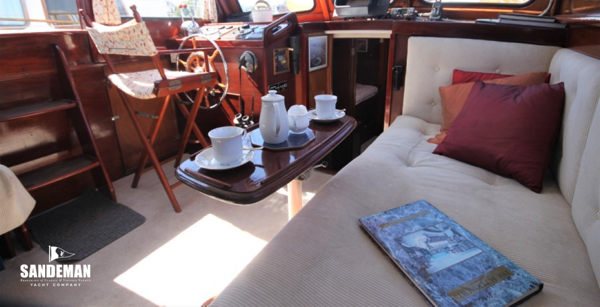 Wheelhouse/ deck saloon view fwd to port
