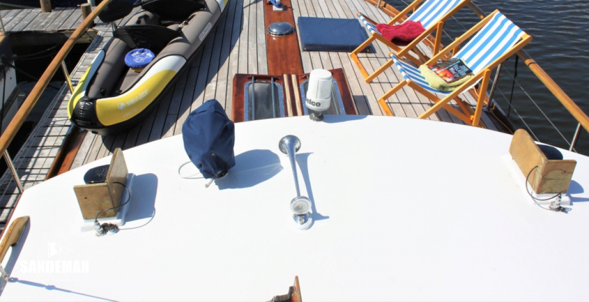 View fwd from wheelhouse roof