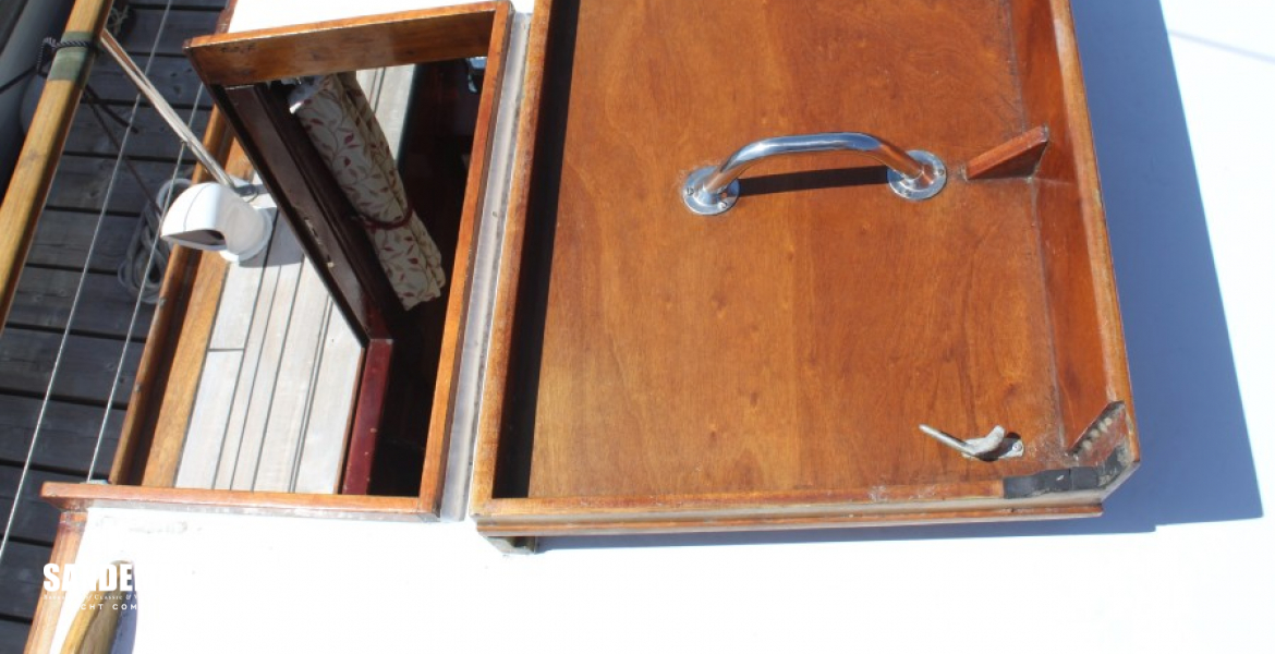 Wheelhouse companionway